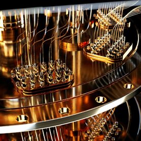 Workshop on Quantum Computing: Hybrid Systems / 25. 11. 2022 / online